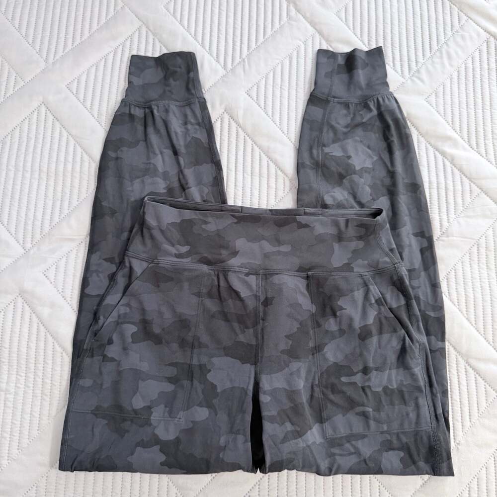 Lululemon Align Jogger Black Camo Size 8